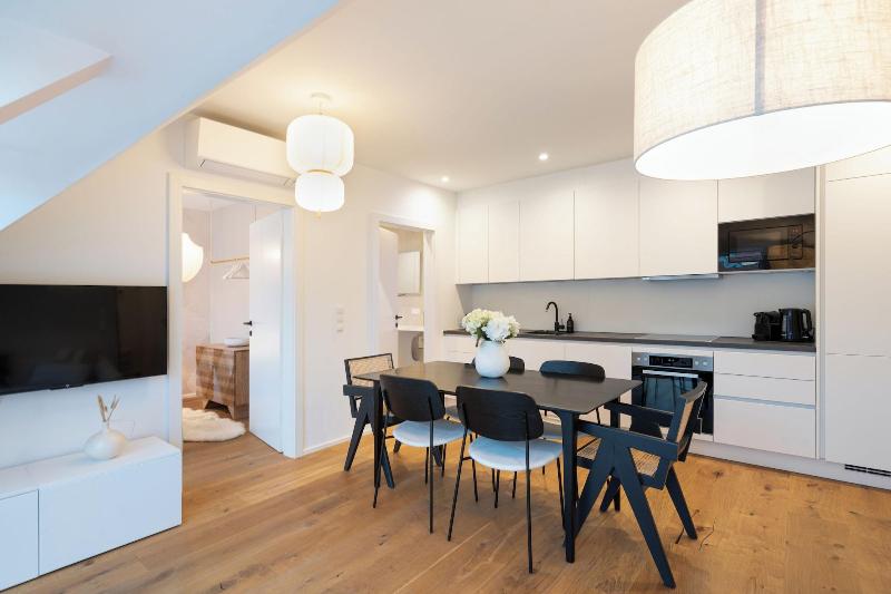 Vienna Heights Premium Apartments image