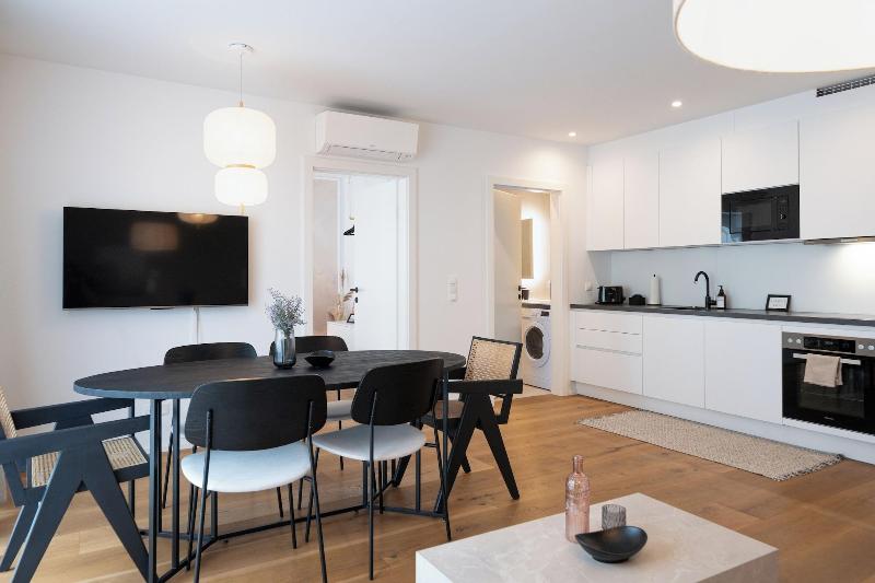 Vienna Heights Premium Apartments image