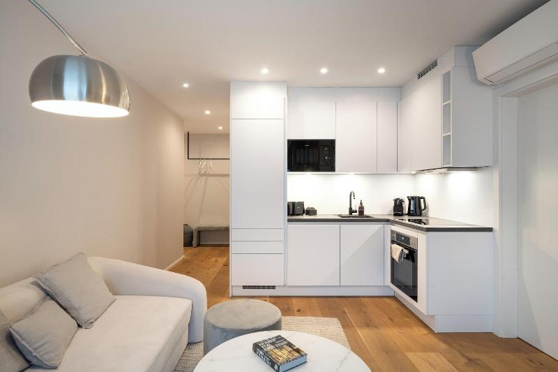 Vienna Heights Premium Apartments image