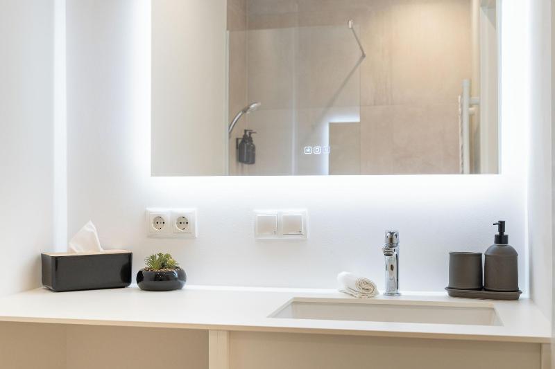 Vienna Heights Premium Apartments image
