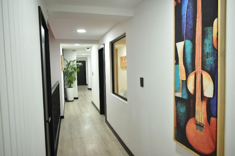 Vaway Hotel image