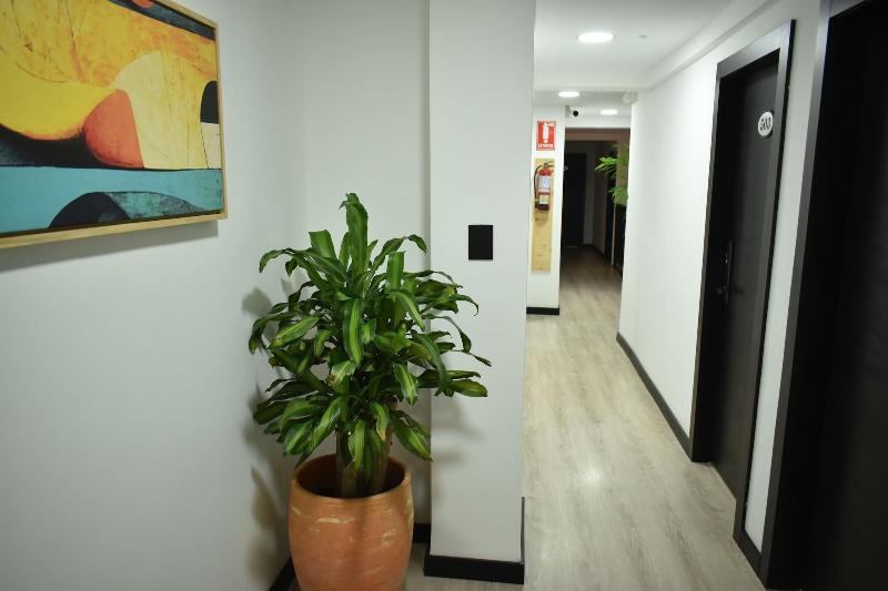 Vaway Hotel image