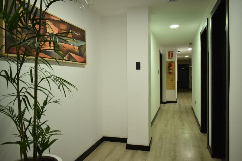 Vaway Hotel image