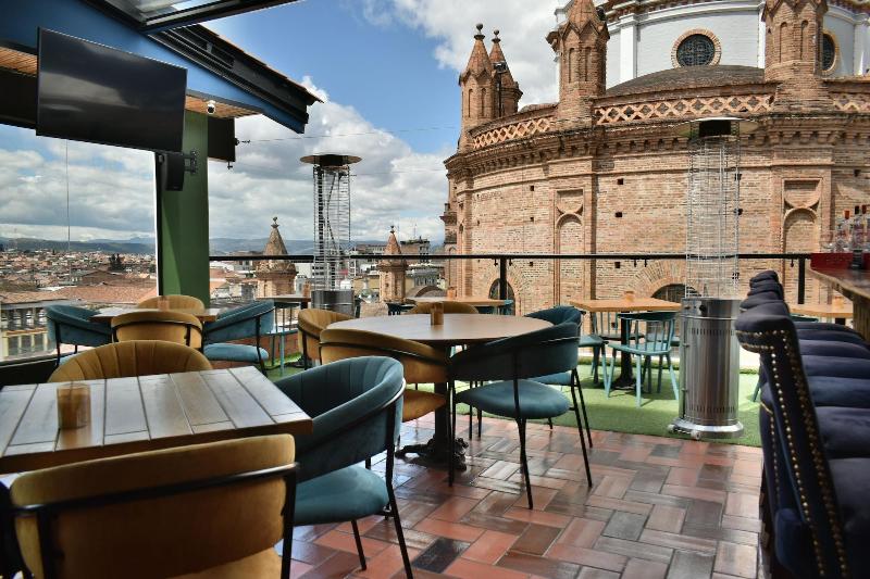 Vaway Hotel image