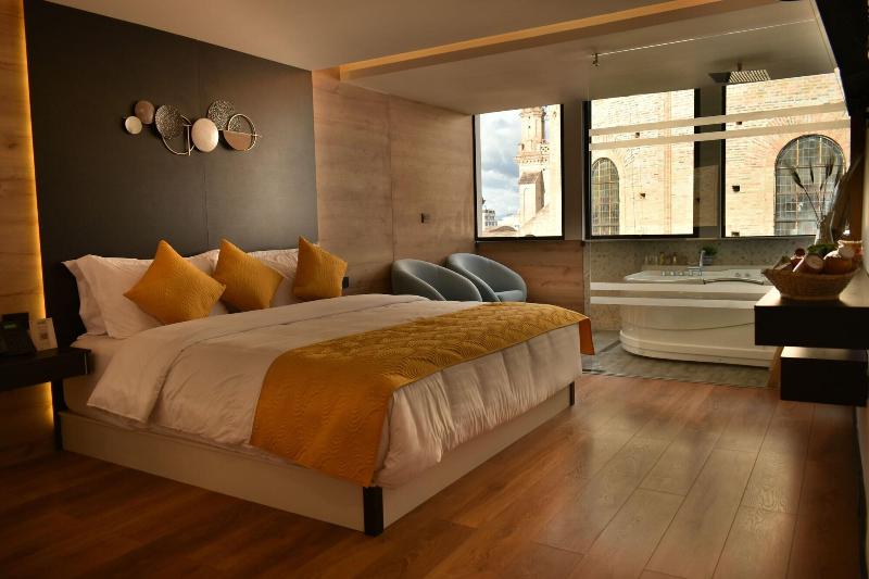 Vaway Hotel image
