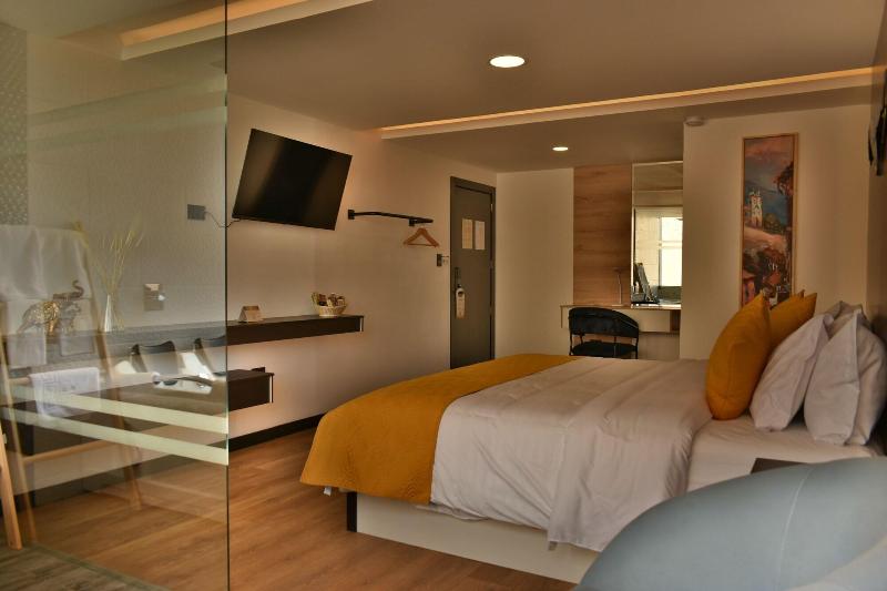 Vaway Hotel image