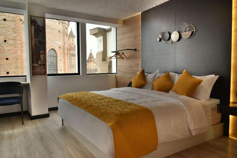 Vaway Hotel image