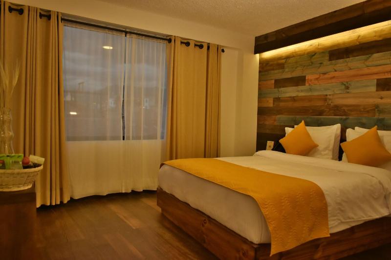 Vaway Hotel image