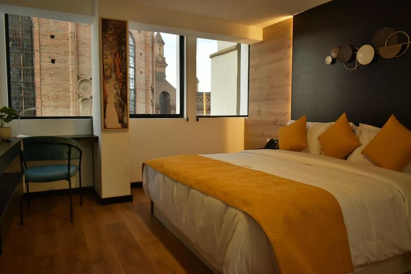 Vaway Hotel image