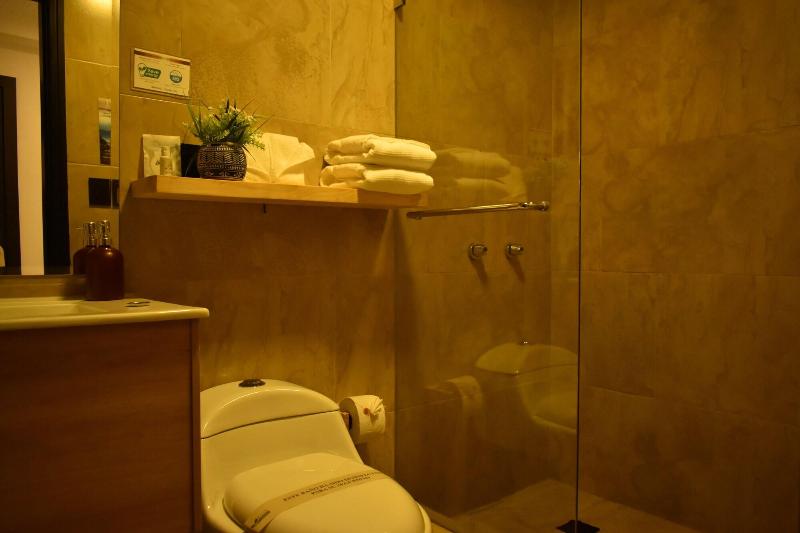 Vaway Hotel image