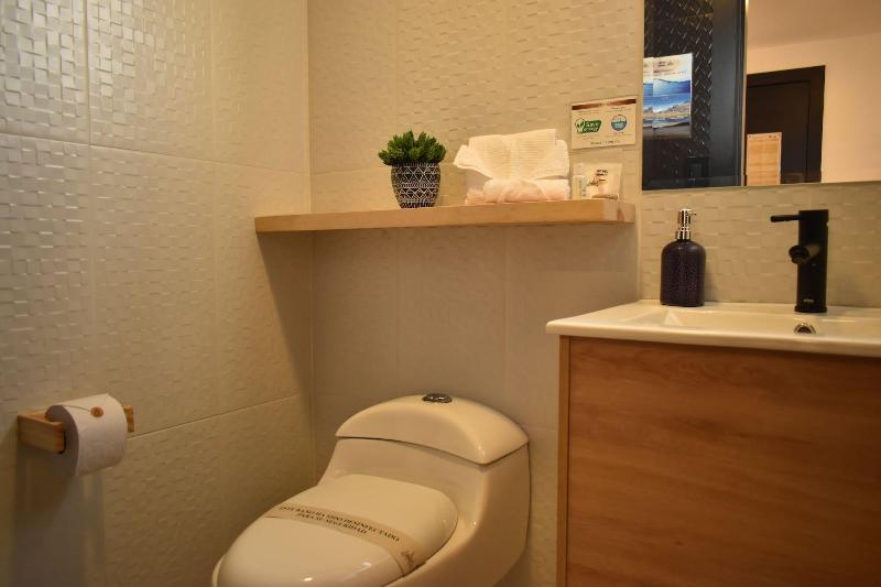 Vaway Hotel image