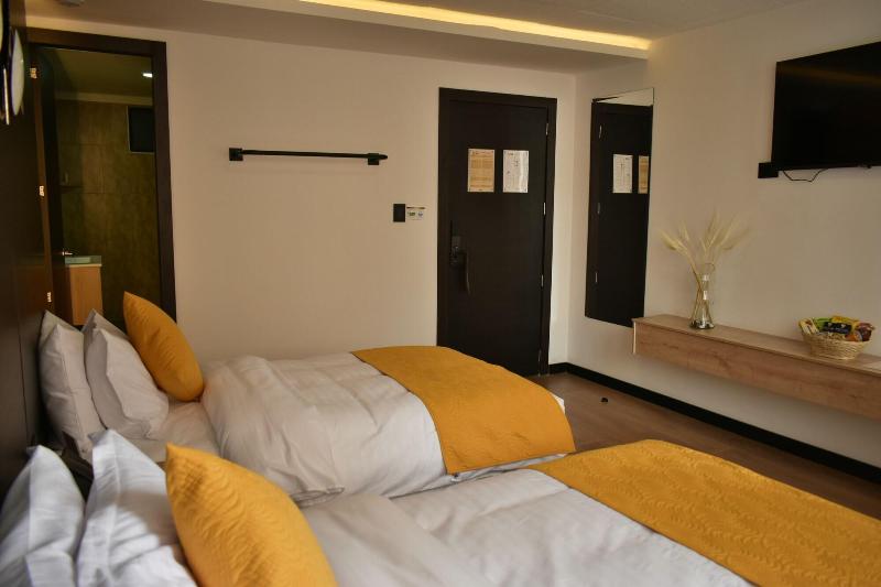 Vaway Hotel image