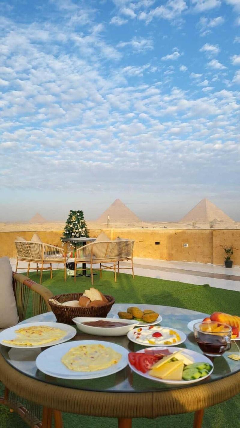 Palm Pyramids image