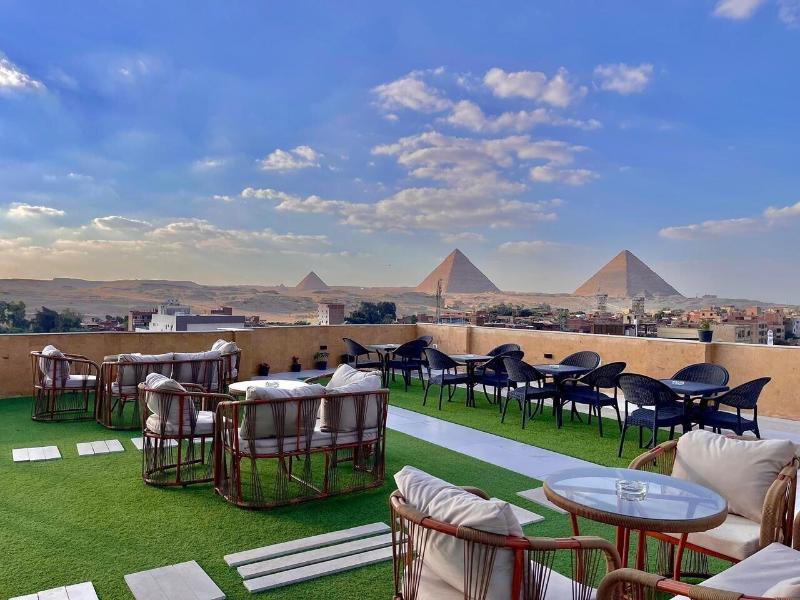 Palm Pyramids image