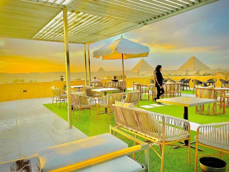 Palm Pyramids image