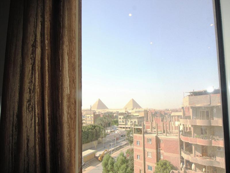 Palm Pyramids image