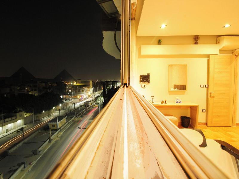 Palm Pyramids image
