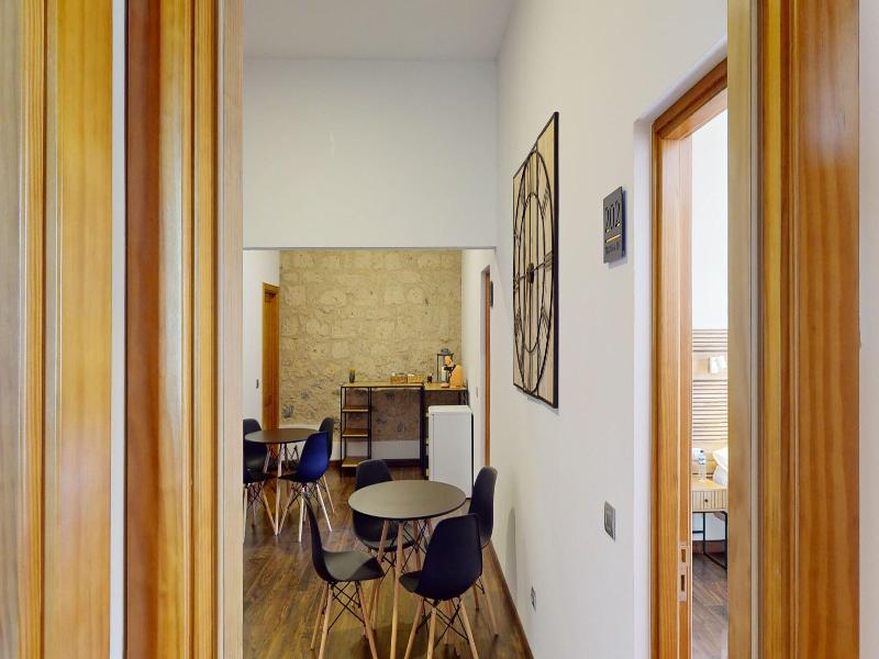 Triana Rooms Eh image