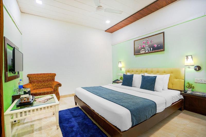 Hotel Seven image