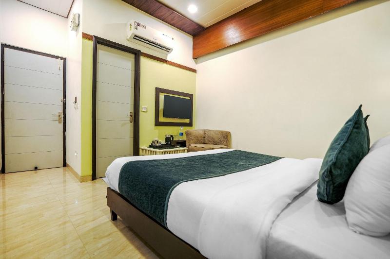 Hotel Seven image