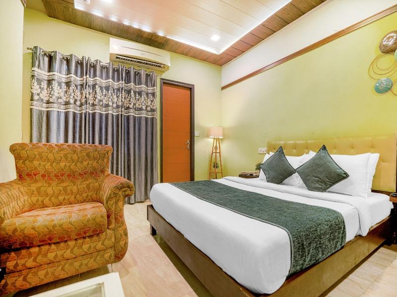 Hotel Seven image
