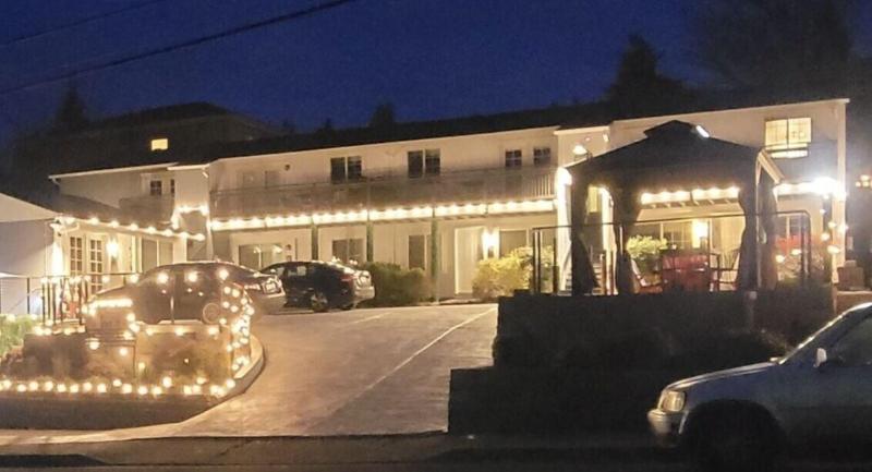 Hood River Suites Apartment Hotel