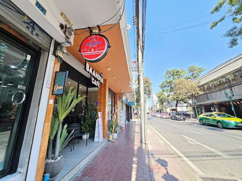 Baanpin Hotel And Cafe image