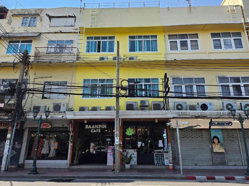 Baanpin Hotel And Cafe image