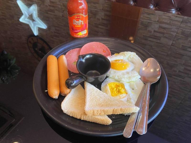 Baanpin Hotel And Cafe image