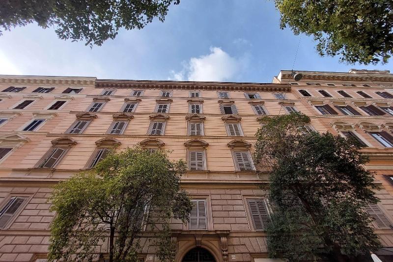Roman Holiday Suites image