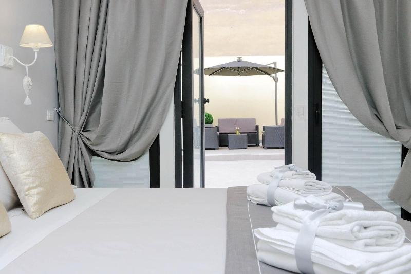 Roman Holiday Suites image