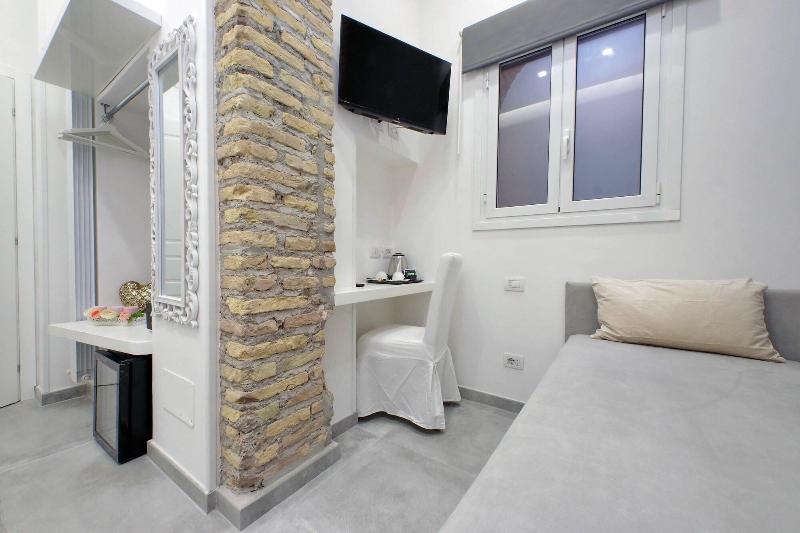 Roman Holiday Suites image