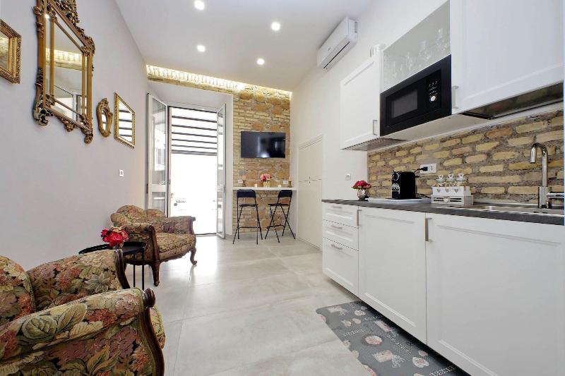Roman Holiday Suites image
