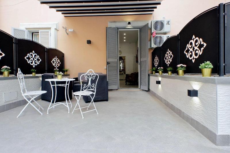 Roman Holiday Suites image