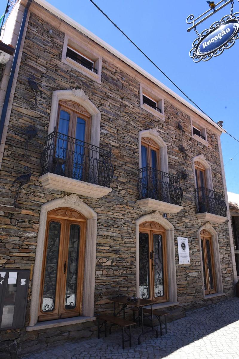 Ph In Alto Douro Vinhateiro — main photo
