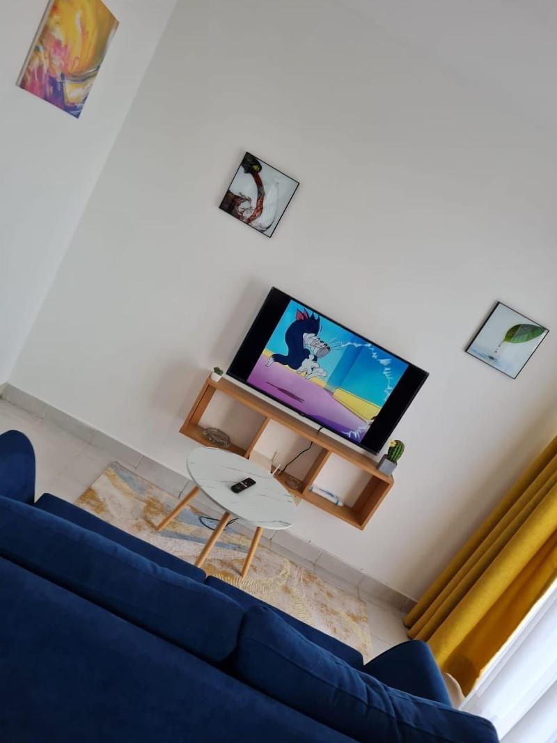 Lux Suites Racecourse Studio Apartments image