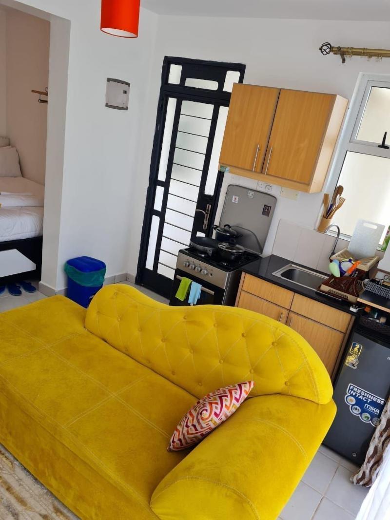 Lux Suites Racecourse Studio Apartments image