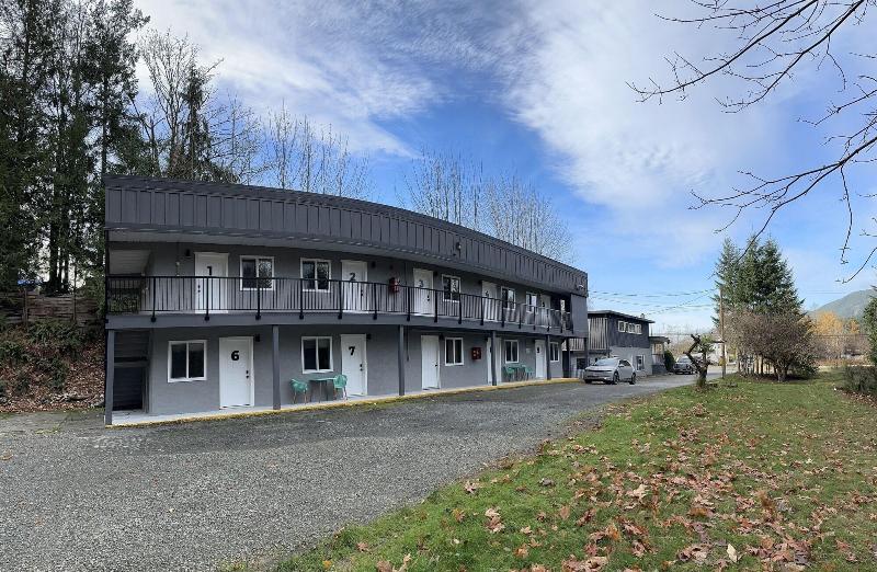 South Shore Motel image