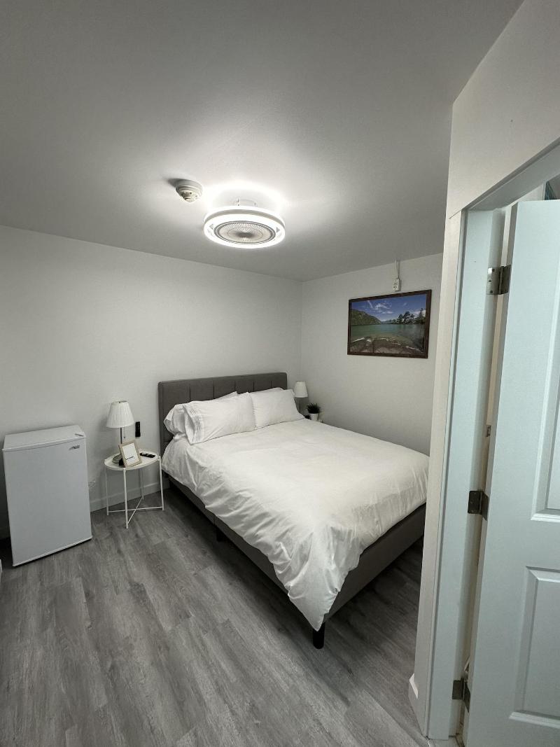 South Shore Motel image