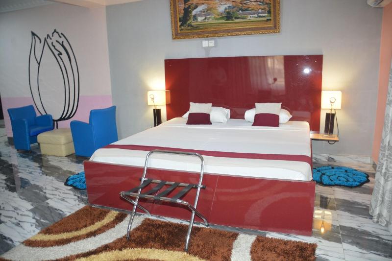 Royal Lee S Hotel — main photo