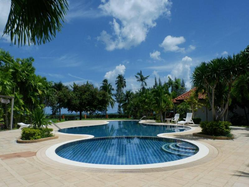 Sailom Resort Bangsaphan image