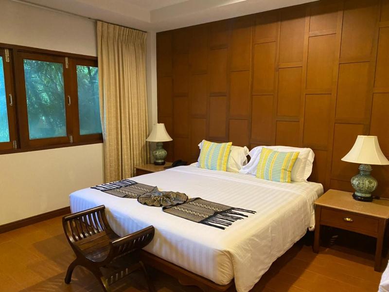 Sailom Resort Bangsaphan image