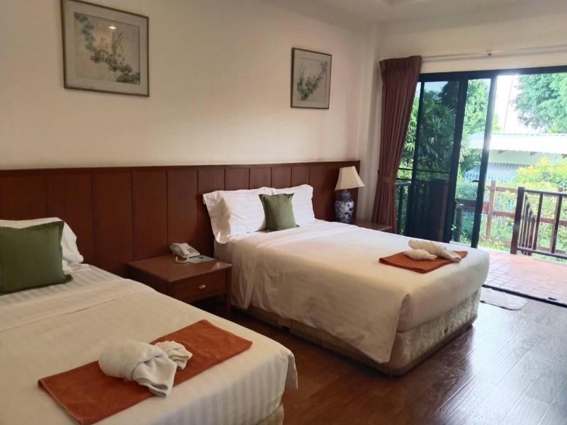 Sailom Resort Bangsaphan image