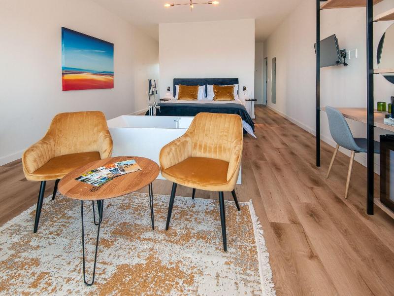 Glow Boutique Suites image