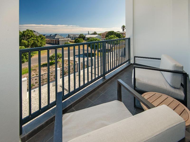 Glow Boutique Suites image