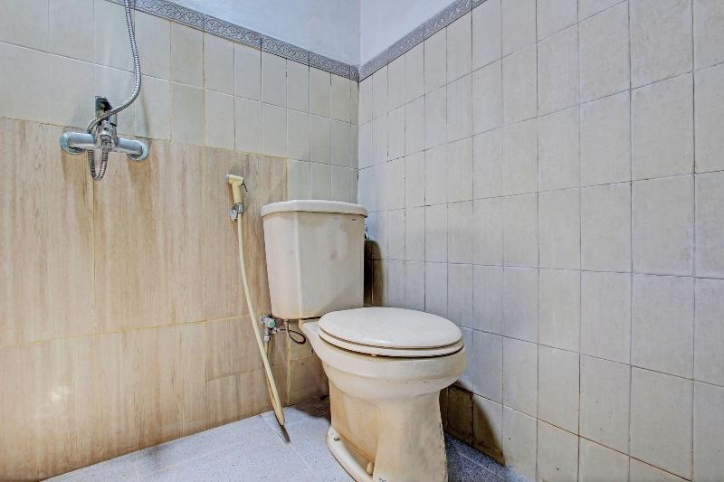 Spot On 93182 Hotel Jaya Kusuma image