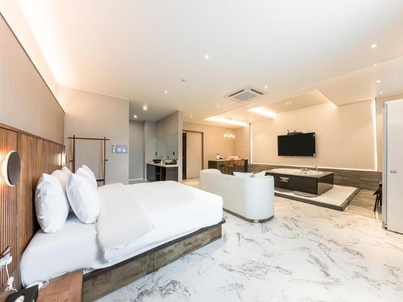 Gyeongju H Avenue Hotel Bulguksa image