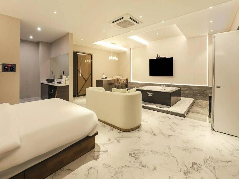 Gyeongju H Avenue Hotel Bulguksa image