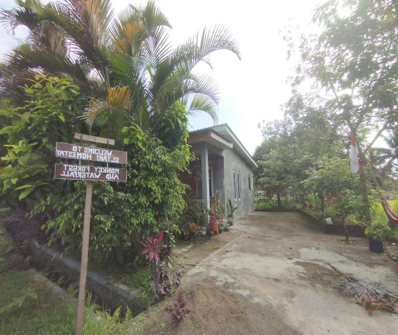 Oyo 93666 Lestari Homestay