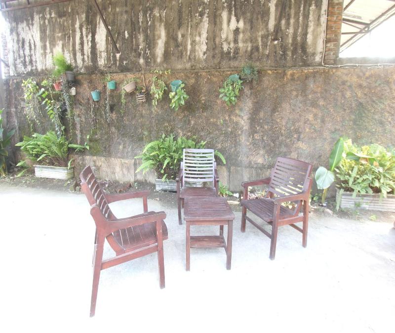 Oyo 93666 Lestari Homestay